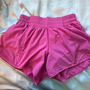Lululemon HOTTY HOT Shorts Low Rise 2.5 inch
